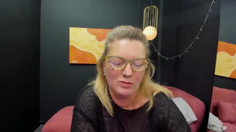 Snapshot of lea_fruit chatting on 03/01/25, 02:44 Lea online show from 03/01/25, 02:44