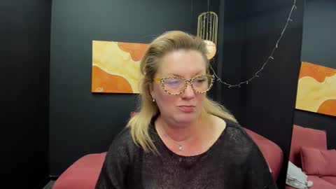 Snapshot of lea_fruit chatting on 03/01/25, 05:49 Lea online show from 03/01/25, 05:49