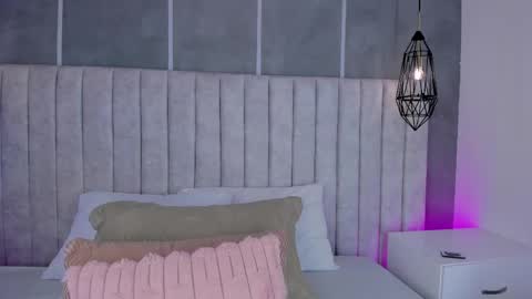    online show from 04/18/26, 06:23