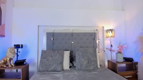 lea_walkerr online show from 04/18/26, 07:40