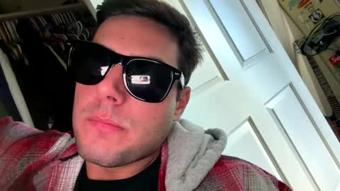 Snapshot of leaderzac chatting on 04/13/26, 10:37 leaderzac online show from 04/13/26, 10:37