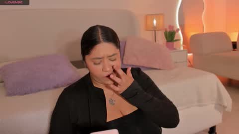 Leah online show from 10/25/25, 03:40