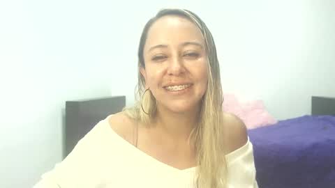 leah_susman online show from 10/01/25, 02:17