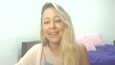 leah_susman online show from 11/22/25, 01:37