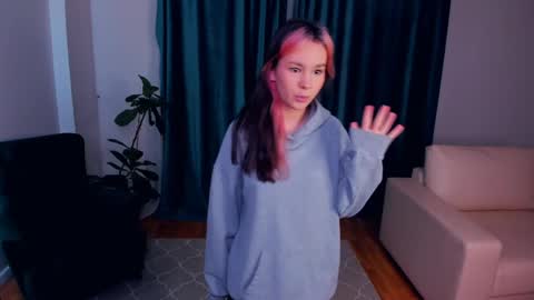 Snapshot of leahmerced chatting on 04/09/26, 08:14 Luna online show from 04/09/26, 08:14