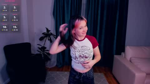 Snapshot of leahmerced chatting on 04/10/26, 05:28 Luna online show from 04/10/26, 05:28