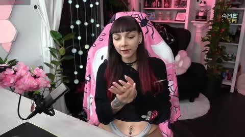 Leah online show from 02/06/25, 08:56