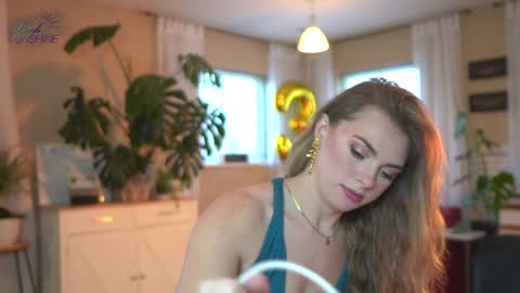 Snapshot of leahsunshine chatting on 02/05/25, 12:10 OnlyFans leahsunshine1 online show from 02/05/25, 12:10