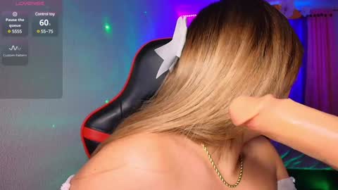 leah online show from 02/06/25, 01:10