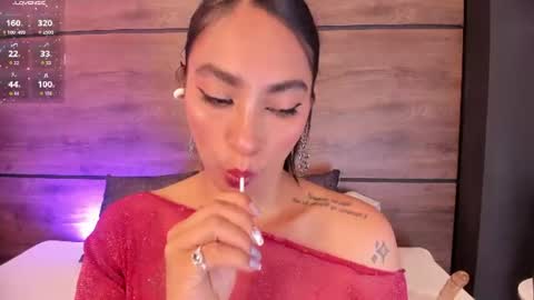 Snapshot of leamonroe__ chatting on 06/17/26, 04:52 Hey Im Lea online show from 06/17/26, 04:52