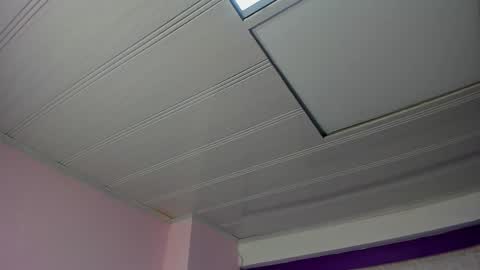 leamoreau__ online show from 11/18/25, 11:47