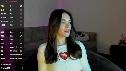 Snapshot of leanawill chatting on 10/17/25, 08:00 Leana online show from 10/17/25, 08:00