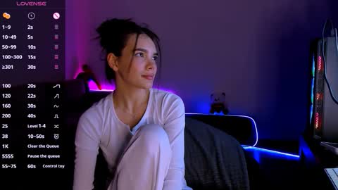 Snapshot of leanawill chatting on 11/21/25, 03:54 Leana online show from 11/21/25, 03:54