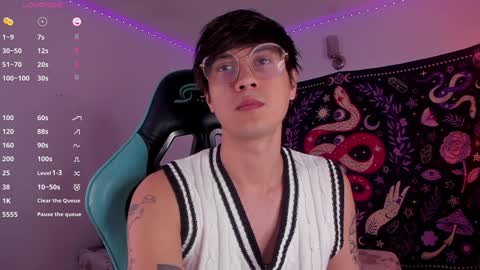 Snapshot of leaneseb chatting on 01/13/25, 05:02 leaneseb online show from 01/13/25, 05:02