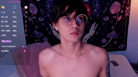 Snapshot of leaneseb chatting on 02/15/25, 06:33 leaneseb online show from 02/15/25, 06:33