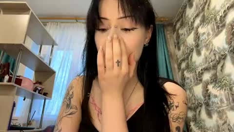 Snapshot of leanorabollman chatting on 04/10/26, 03:17 Kiki online show from 04/10/26, 03:17