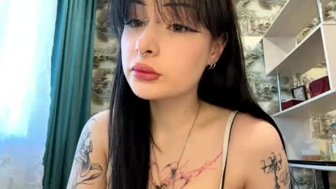 Snapshot of leanorabollman chatting on 04/15/26, 03:19 Kiki online show from 04/15/26, 03:19