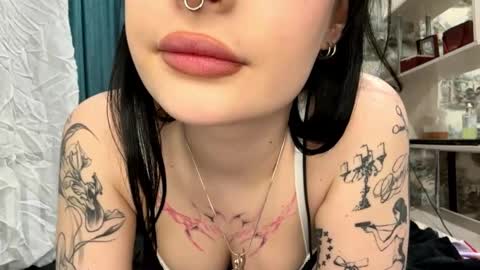 Snapshot of leanorabollman chatting on 04/15/26, 07:58 Kiki online show from 04/15/26, 07:58