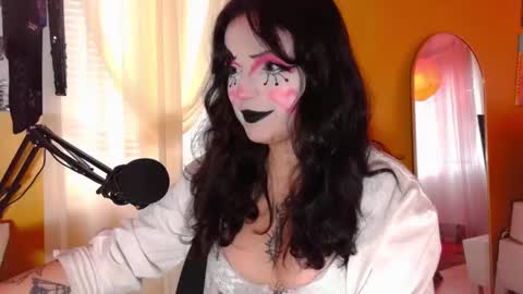 Lea Ray Pie online show from 10/16/25, 07:26