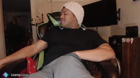 Snapshot of learoy chatting on 12/25/24, 12:27 Learoy online show from 12/25/24, 12:27