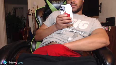 Snapshot of learoy chatting on 02/13/25, 02:45 Learoy online show from 02/13/25, 02:45