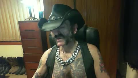 leathergreaser online show from 09/28/25, 08:42