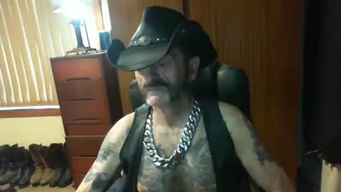 leathergreaser online show from 03/03/26, 10:04