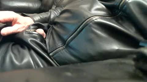 Leathermotocross online show from 07/15/26, 08:47