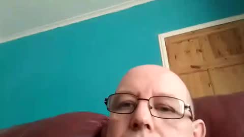 leatherpants68 online show from 09/23/25, 02:42