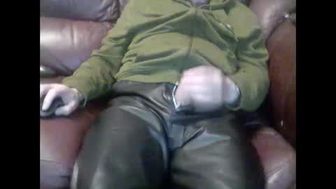 leatherpants68 online show from 10/10/25, 10:42