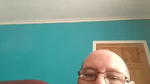 leatherpants68 online show from 10/12/25, 08:57