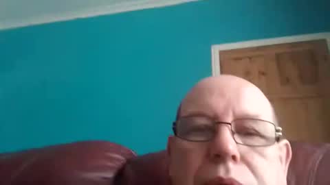 leatherpants68 online show from 10/17/25, 10:40