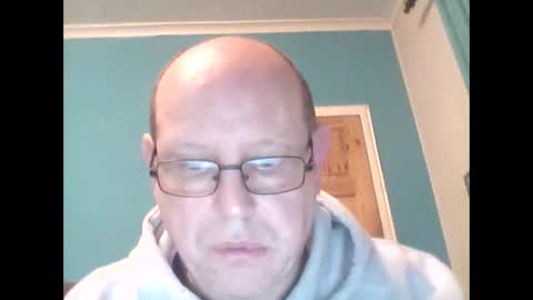 leatherpants68 online show from 10/28/25, 05:04