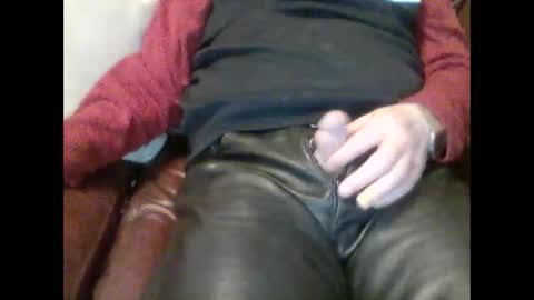 leatherpants68 online show from 03/20/26, 09:52