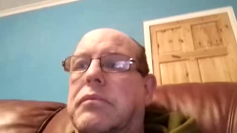 leatherpants68 online show from 03/25/26, 08:37