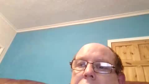 leatherpants68 online show from 04/15/26, 09:15