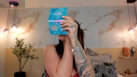    online show from 10/02/25, 11:12