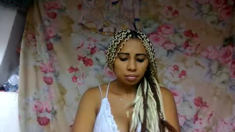leatianaa online show from 05/25/26, 01:17