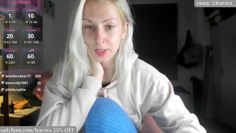 Snapshot of leavixx chatting on 03/03/25, 09:37 LeaVixx online show from 03/03/25, 09:37