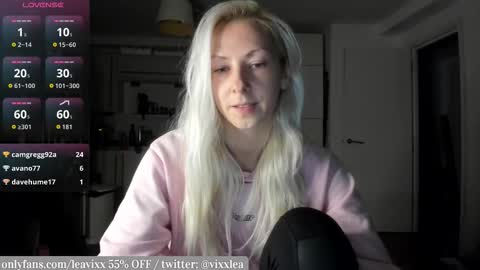 Snapshot of leavixx chatting on 12/20/25, 06:04 LeaVixx online show from 12/20/25, 06:04