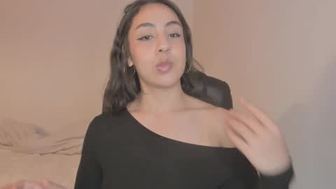 Snapshot of lebelledani chatting on 12/18/25, 04:51 Dani online show from 12/18/25, 04:51