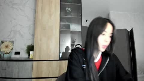 Snapshot of lee_chang chatting on 12/18/25, 01:17 lee_chang online show from 12/18/25, 01:17