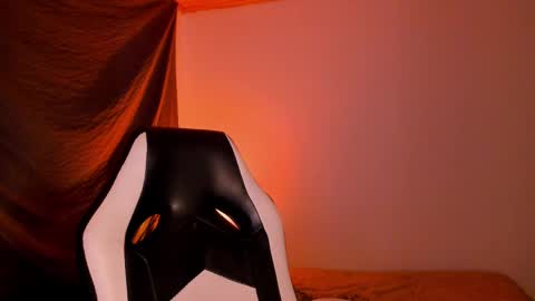 Snapshot of leejhonsonnn chatting on 12/30/24, 10:34 leejhonsonnn online show from 12/30/24, 10:34