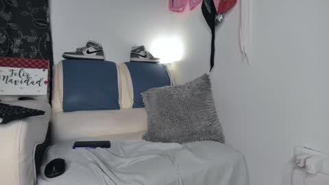 leenar_key online show from 01/31/25, 11:24