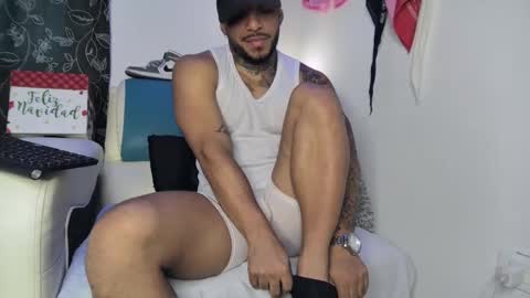 leenar_key online show from 02/28/25, 03:15