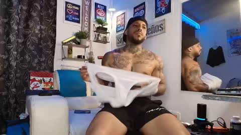 leenar_key online show from 10/03/25, 03:42