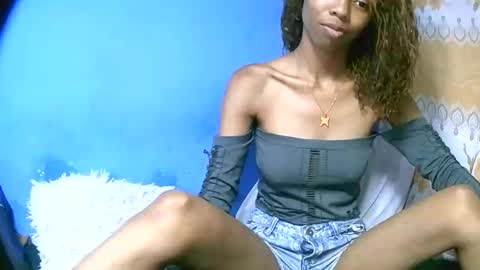 Snapshot of leeromi chatting on 02/16/26, 06:15 leeromi online show from 02/16/26, 06:15