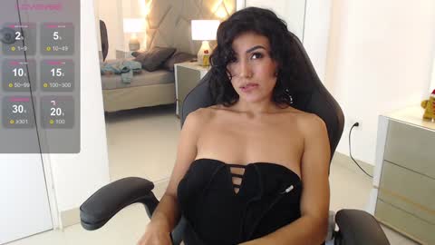 Snapshot of leethompson_ chatting on 12/26/24, 07:05 Leet online show from 12/26/24, 07:05