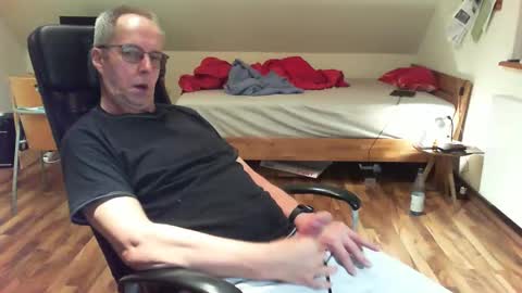 Dave online show from 01/02/25, 01:06