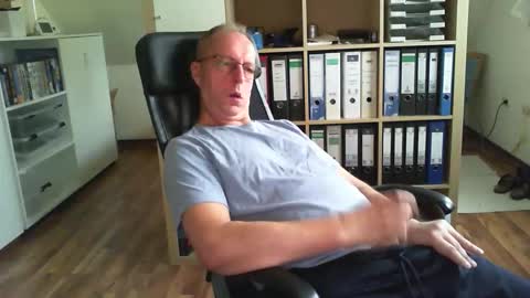 Dave online show from 10/12/25, 08:35